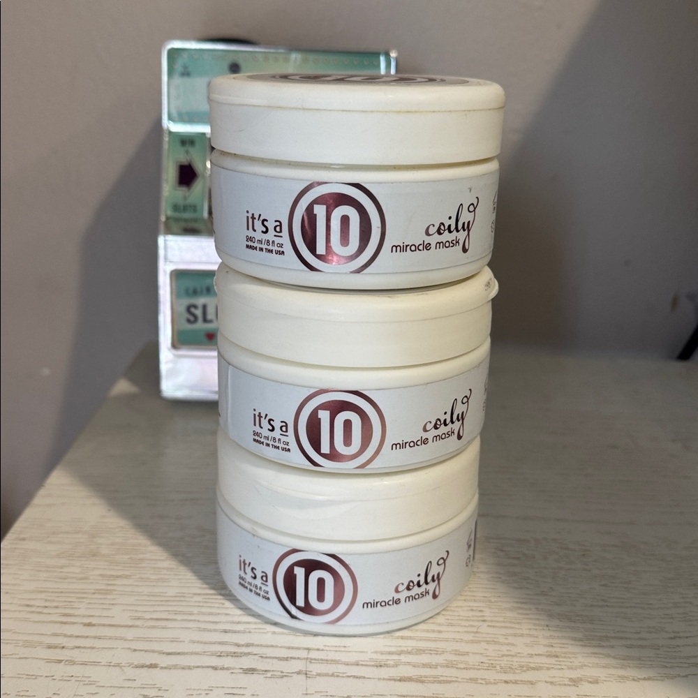 It's a 10 Coily Miracle Mask - White